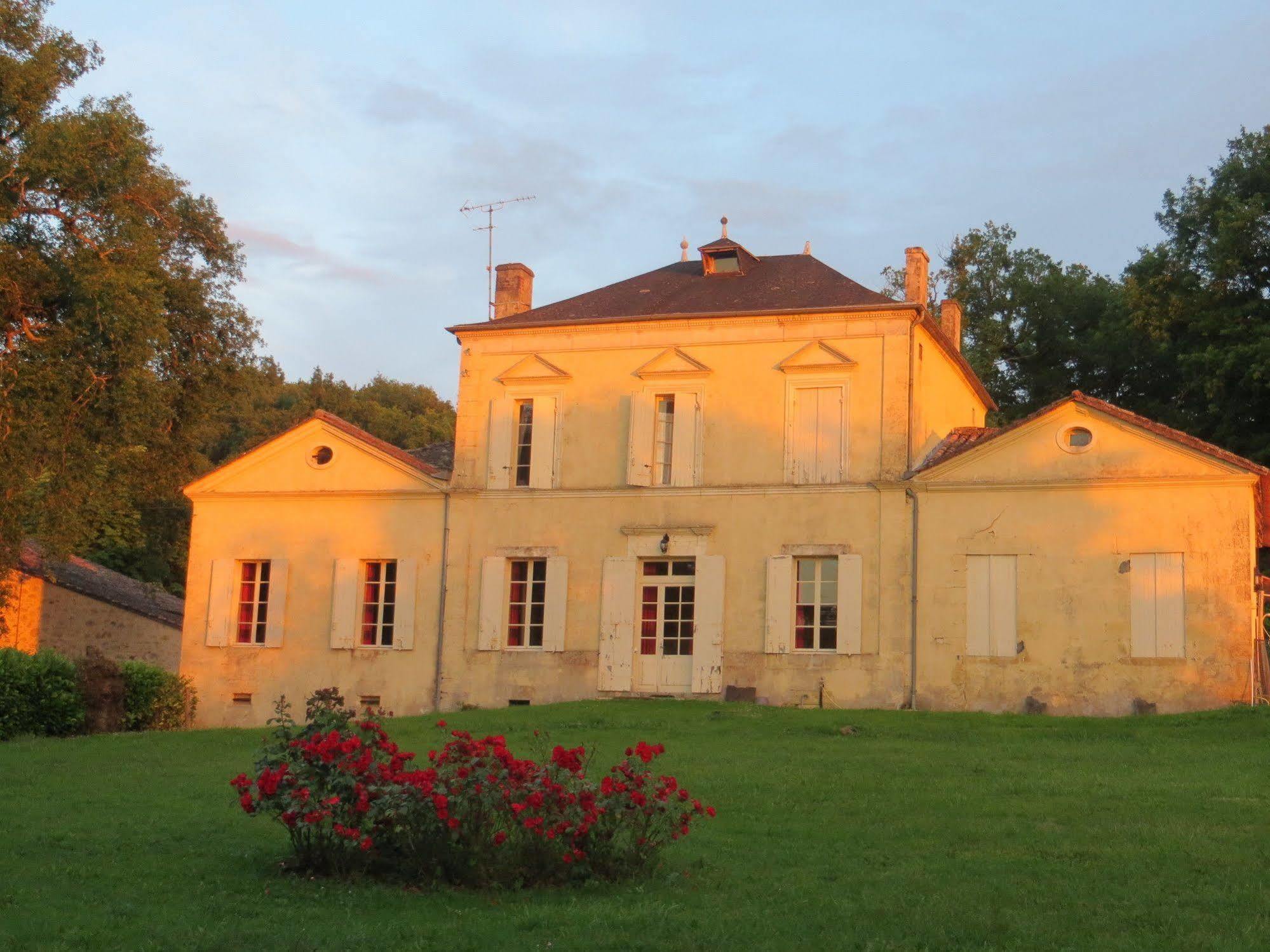 Aux Trois Fontaines Bed and Breakfast Eynesse Exterior foto