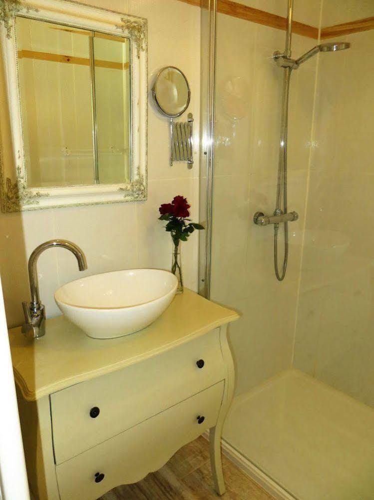 Aux Trois Fontaines Bed and Breakfast Eynesse Exterior foto
