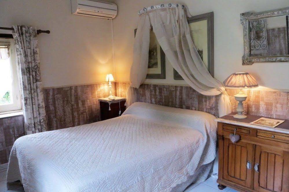 Aux Trois Fontaines Bed and Breakfast Eynesse Exterior foto