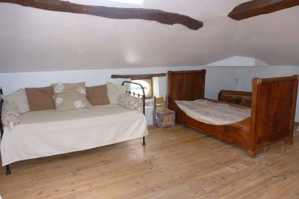 Aux Trois Fontaines Bed and Breakfast Eynesse Exterior foto